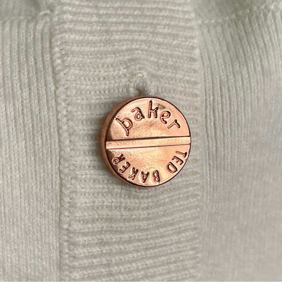 5/$25 Kids Ted Baker Cardigan - Picture 8 of 11